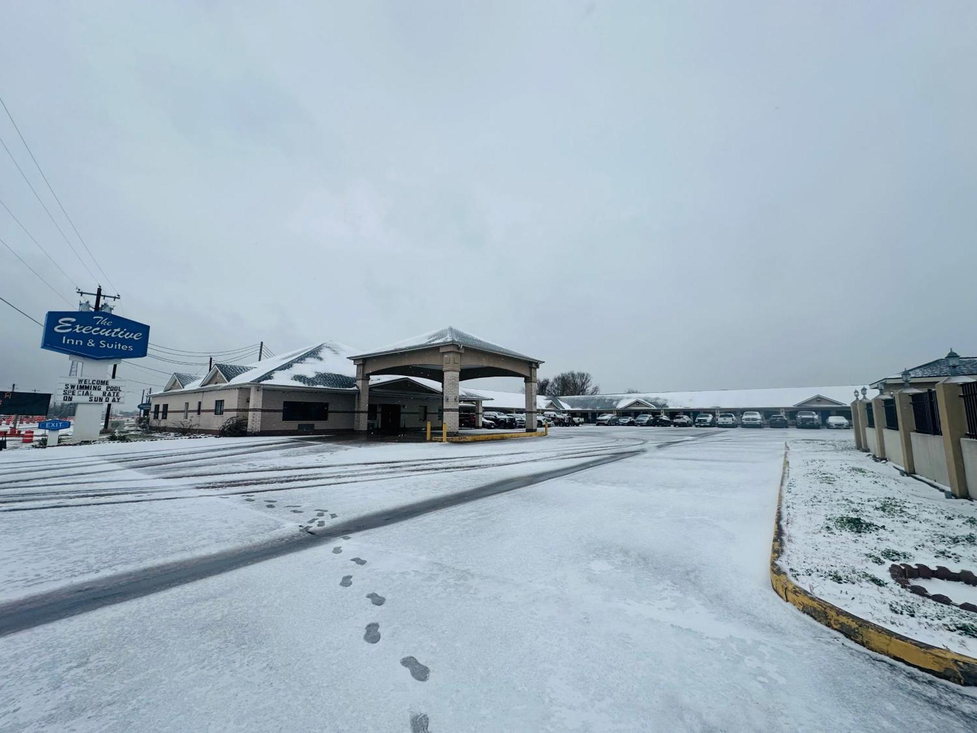 Executive Inn & Suites West Columbia Exterior foto